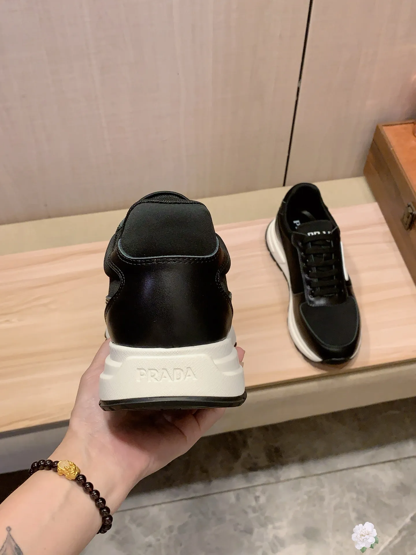 Men's Men's Shoes💰420💰💰🎩🎩[Lightning][Lightning] "PRADA*" The latest and most popular casual shoes, top brand [seduce] luxury~purchase, top~quality. [Strong] The upper is made of imported breathable cowhide with material ➕ breathable sheepskin feet (•) and fine workmanship. The original stylish and stylish soft rubber wear-resistant and non-slip outsole is light and comfortable on the feet. The real thing looks better when photographed. 085: code: 38-44, 3️⃣ colors selected